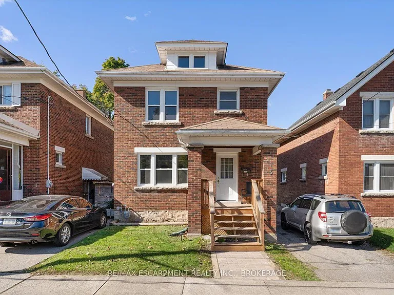 3 Carleton St S #MAIN — Photo 1