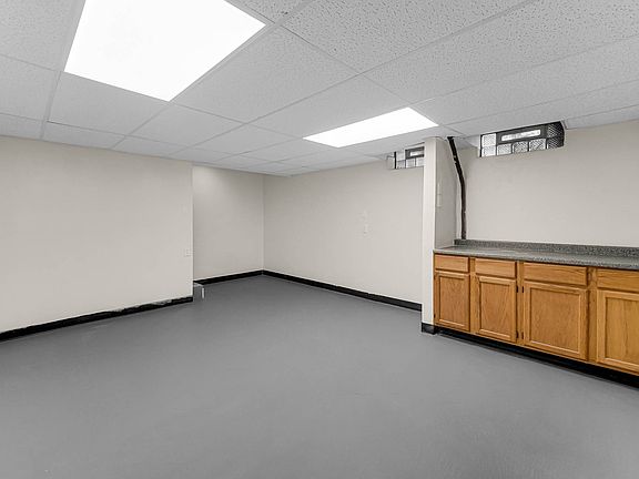 4th image of 451 Yorkshire Sq #1