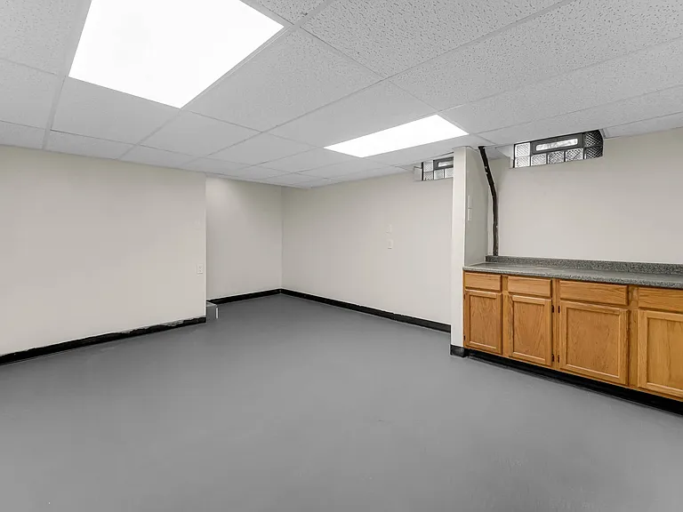 451 Yorkshire Sq #1 — Photo 4