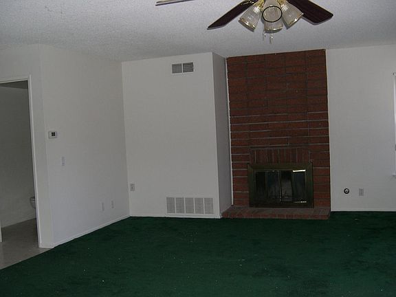 4th image of 2941 Sunflower St