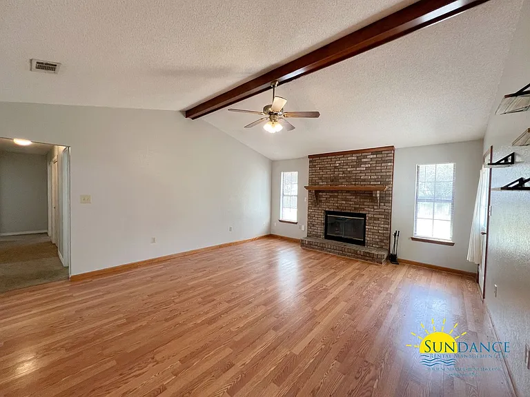 253 Grand Prix Dr — Photo 2