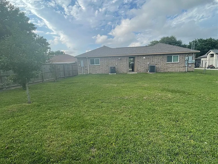 8230 Constellation Ln #B — Photo 17