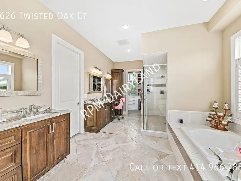 1626 Twisted Oak Ct — Photo 25