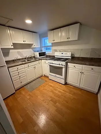 1 bed, 600 sqft, $900 — Photo 1
