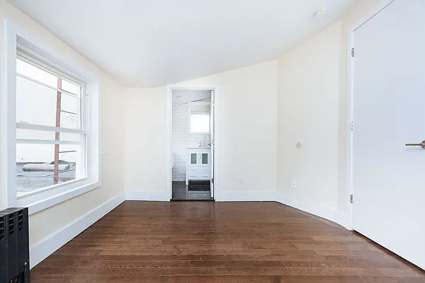 Rented by Nooklyn NYC LLC | media 14