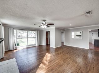 924 Red Oak Ln, River Oaks, TX 76114