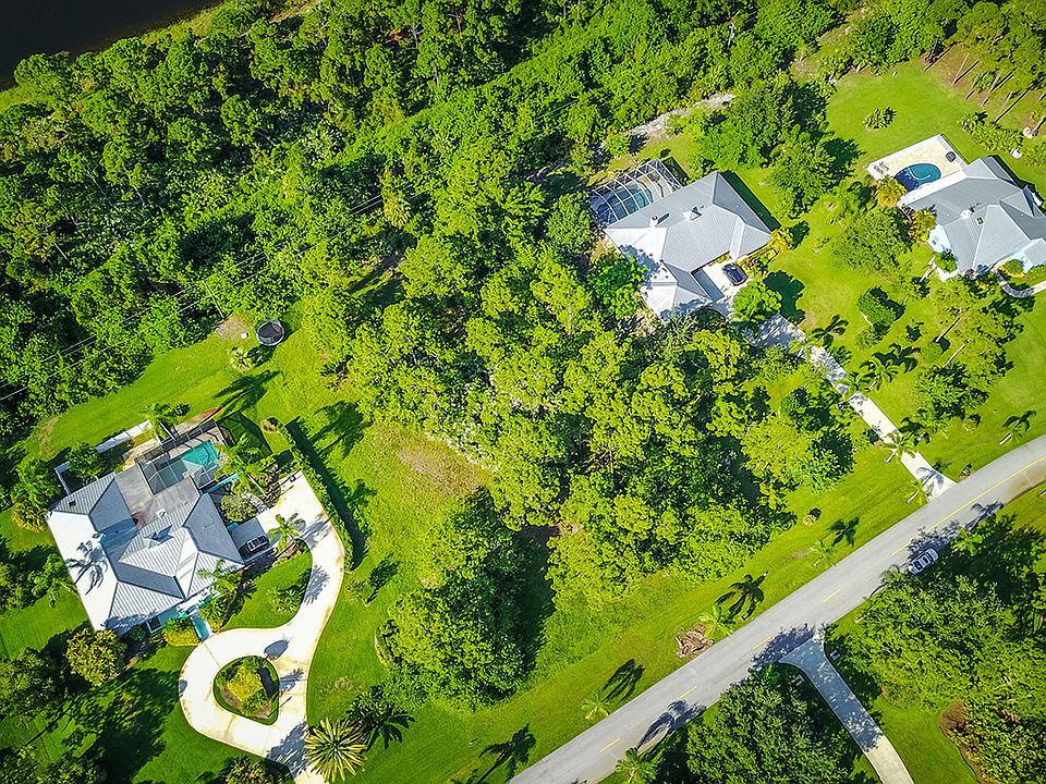 Private Acre