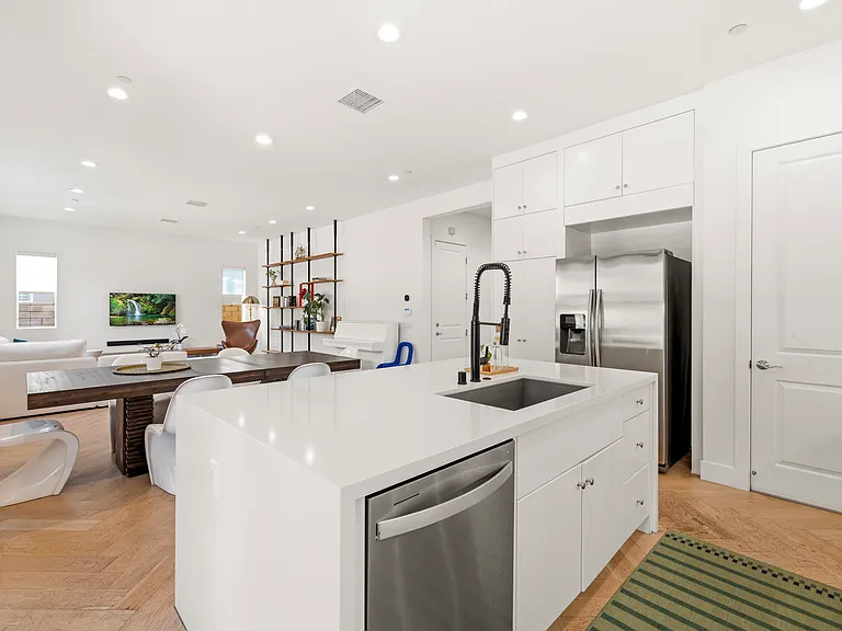 19212 Blackthorn Dr — Photo 20