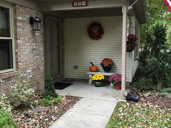 2nd image of 650 Petunia Lane S