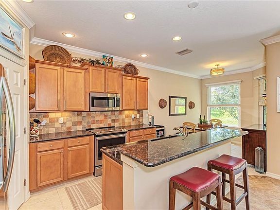 5th image of 1396 Maseno Dr