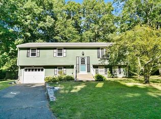 13 Mary Dr, Mendon, MA 01756