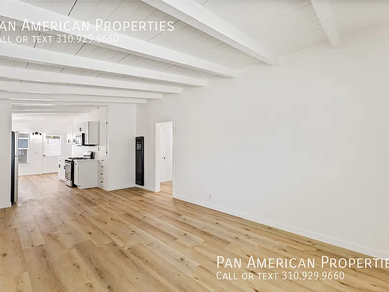 145 W Mayfair Ave — Photo 2