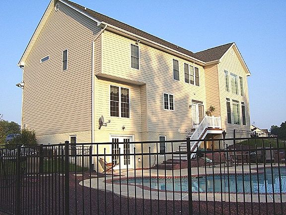 Rear Exterior & Pool