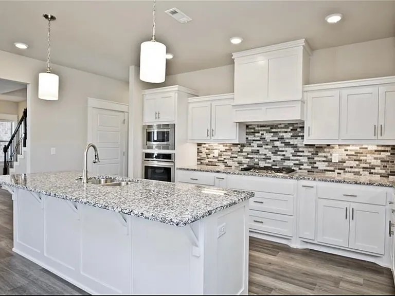 3604 Brittany Rd — Photo 2