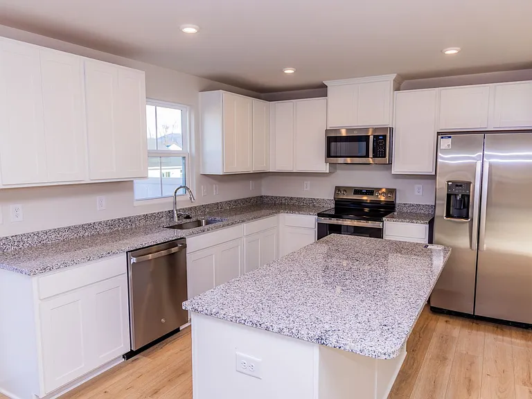 327 White Birch Rd — Photo 6