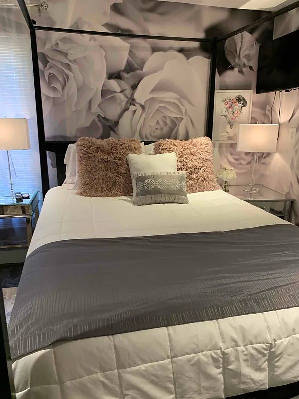 Room in Greenbelt — Photo 1