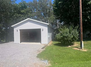 510 Carriage Cove Rd, Cadiz, KY 42211