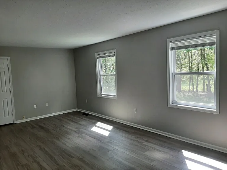 103 Molloy #103 — Photo 2