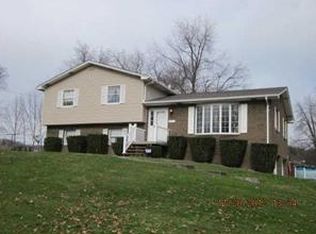 501 Scanga Dr, New Kensington, PA 15068