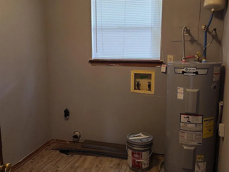7800 Deborah Dr — Photo 10