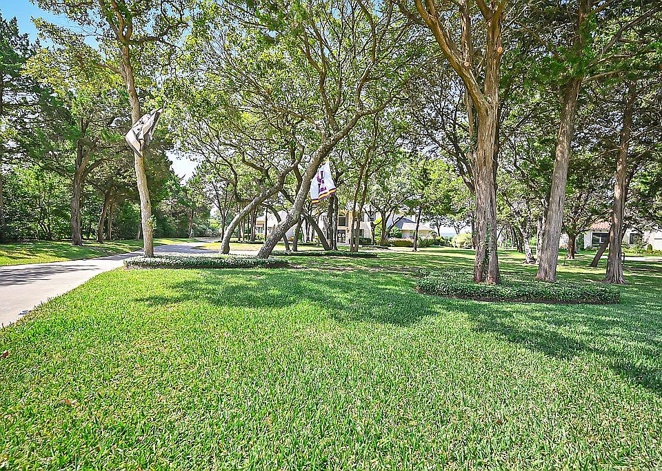 1st image of 2424 Scenic Ct