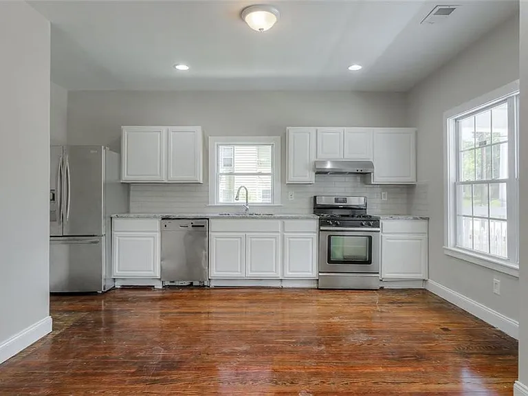 679 Jones Ave NW — Photo 8