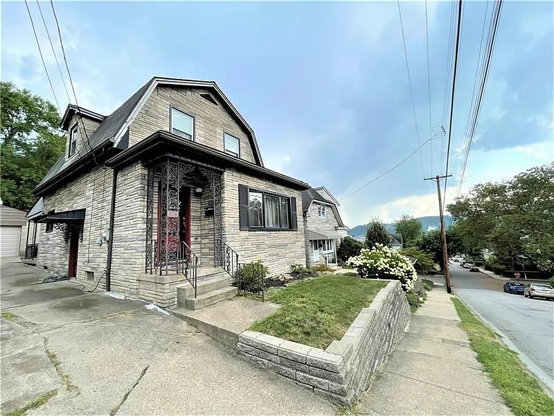 518 Holmes Ave photo 1