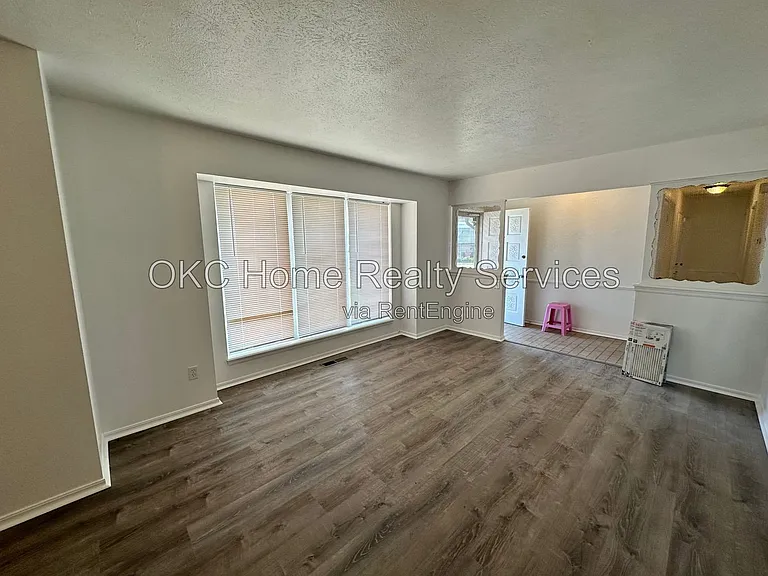1428 SW 72nd St — Photo 25