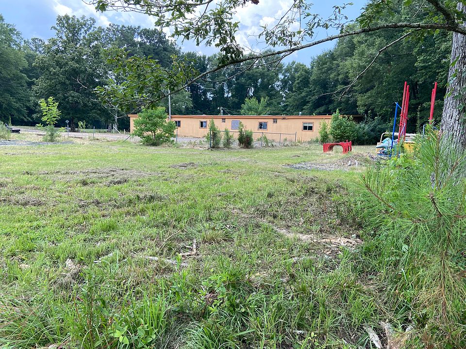 2nd image of 2428 Queensburg Ave