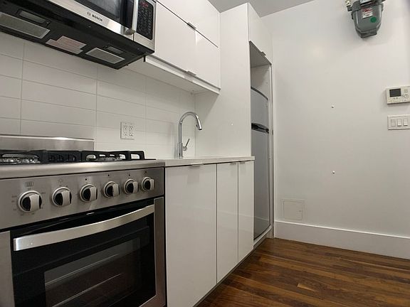 2nd image of 455 Hudson St #4A