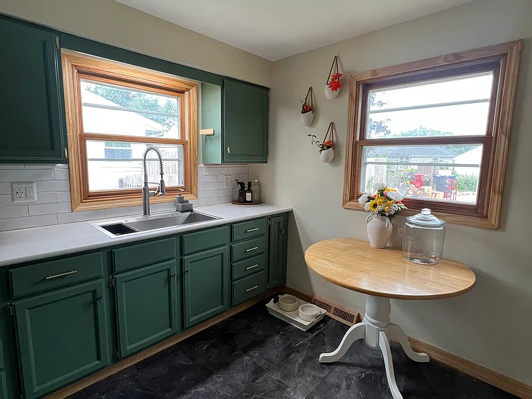 945 Betty Ave — Photo 4