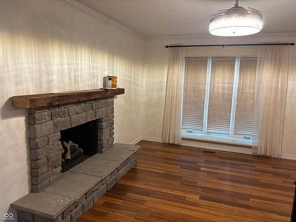 4th image of 1302 N Park Blvd