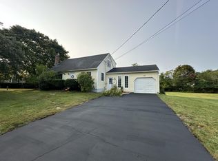 105 Gendron Dr, Wells, ME 04090