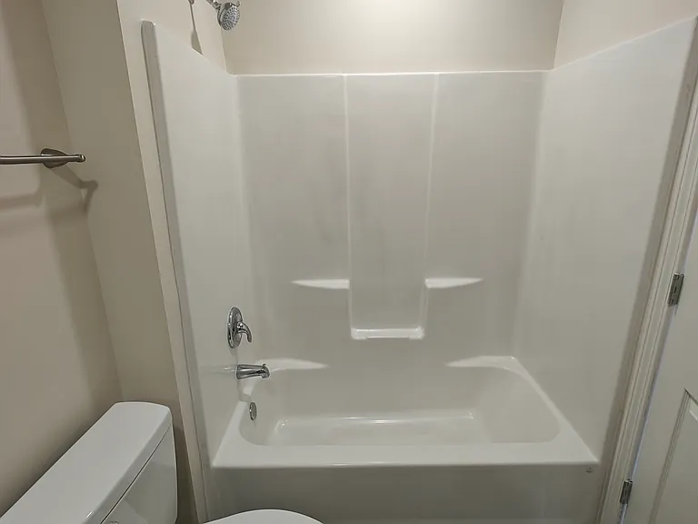 Fox Meadows Apartments — Photo 11