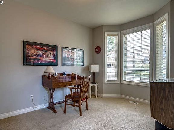 5th image of 8611 NE 31st Cir