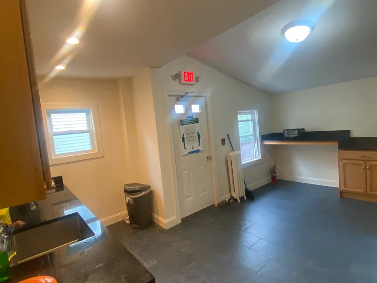 151 Auburn St #2 — Photo 4