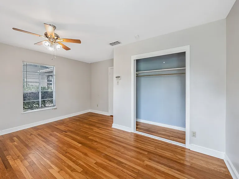 505 W 2nd St — Photo 16