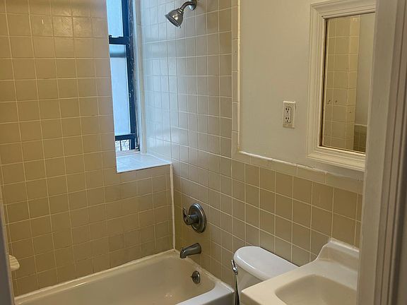 4th image of 248 Sherman Ave APT 41