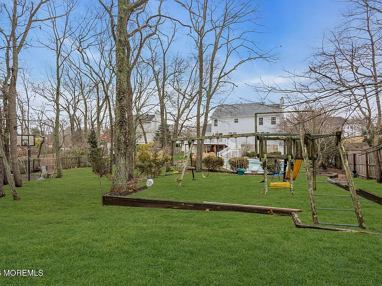 107 Shenandoah Blvd — Photo 56