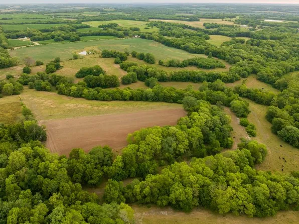 E 201st St, Richmond, MO 64085