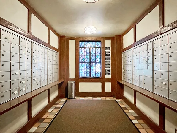 324 East 41st Street image 16 of 17