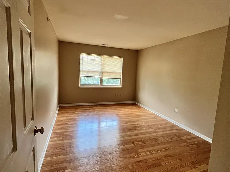7446 Lacy Dr — Photo 10