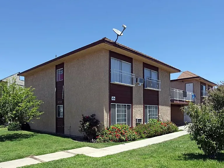 678 Del Rosa Pl #D — Photo 1