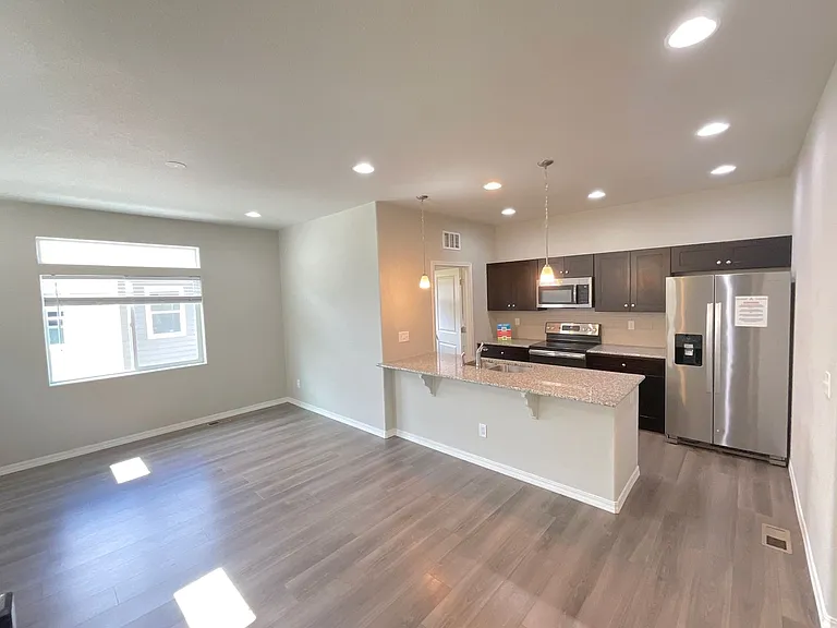 2053 Alperton Hts — Photo 14