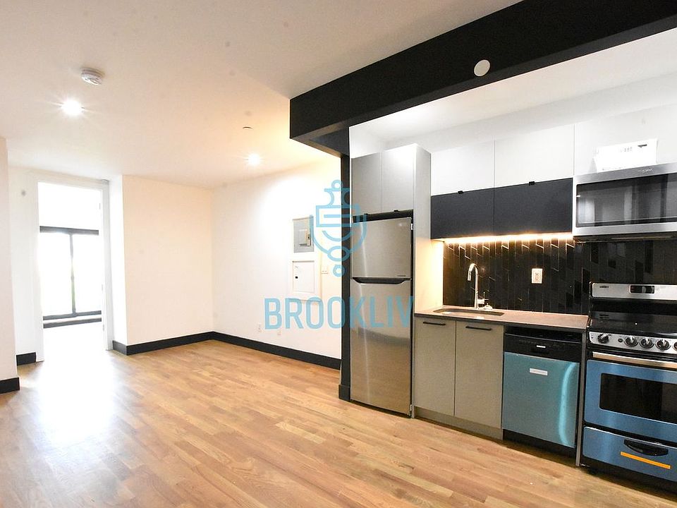 1st image of 434 Park Pl APT 3A