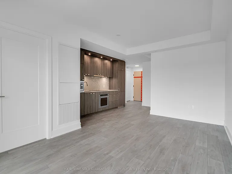 858 Dupont St #717 — Photo 14