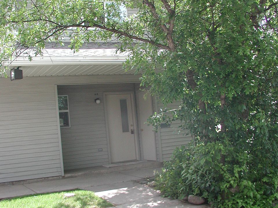 Front entry from parking space. Two storage units on both side of the entry.