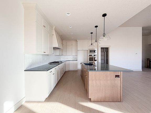 4th image of 533 W South Temple St #309