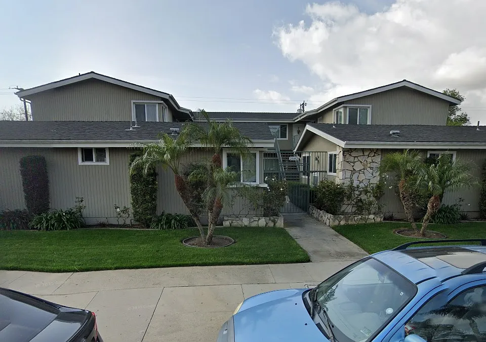 2582 E Carson St #7