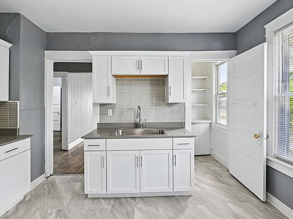 5th image of 3251 N 14th St #3253